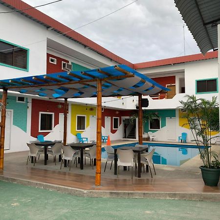 Hostal Las Velas Hotel Manta Exterior photo