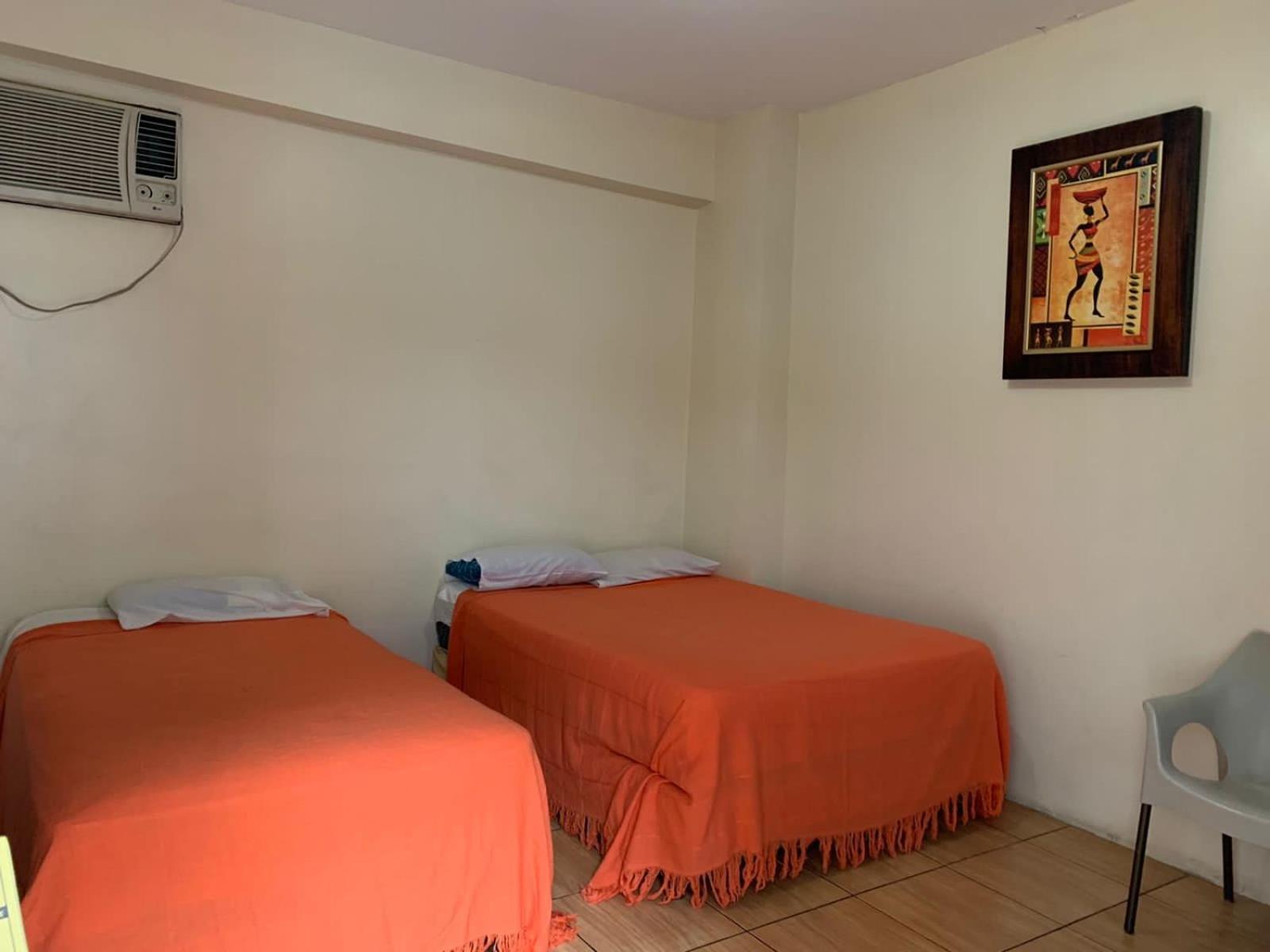 Hostal Las Velas Hotel Manta Exterior photo