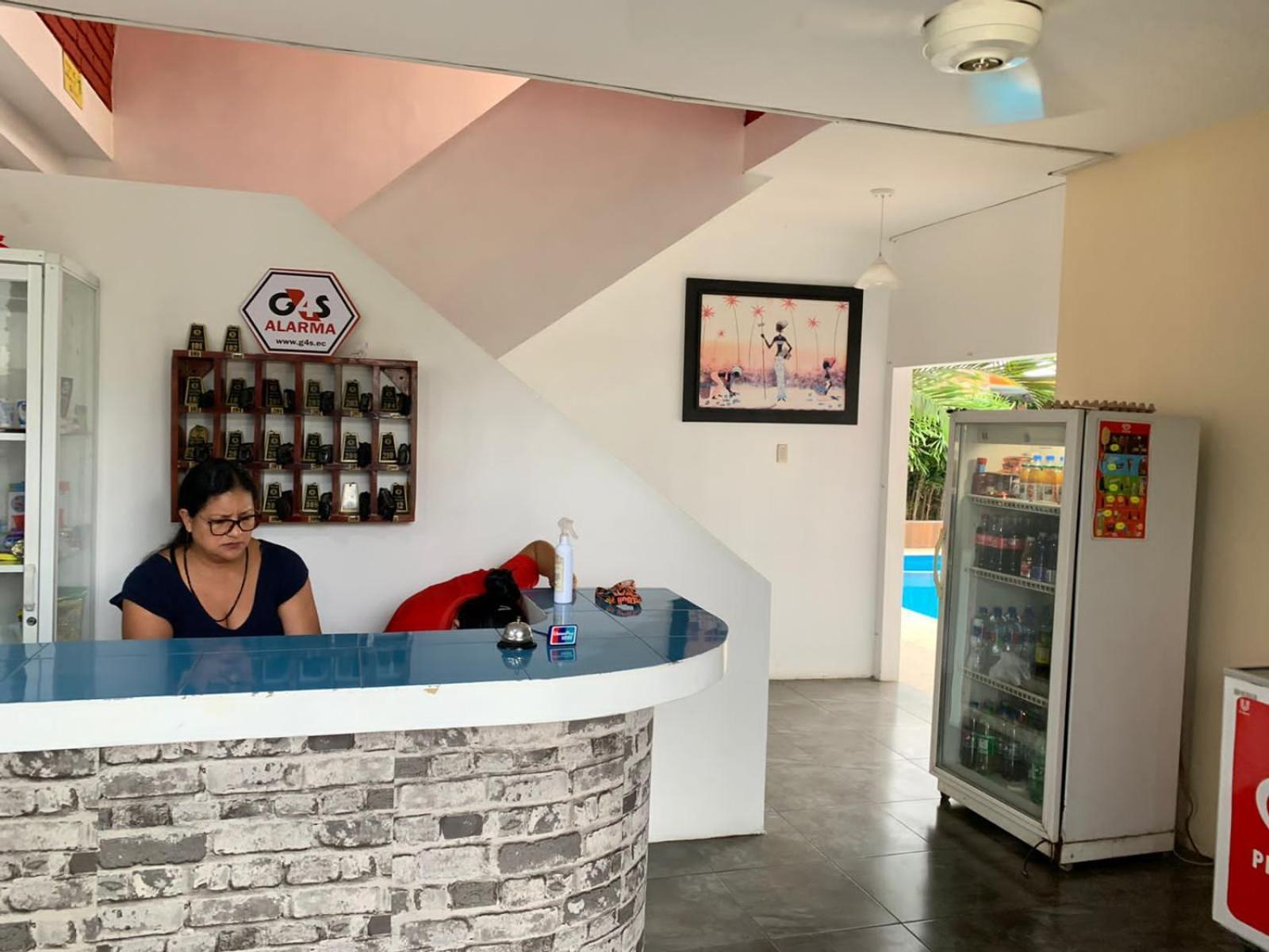 Hostal Las Velas Hotel Manta Exterior photo
