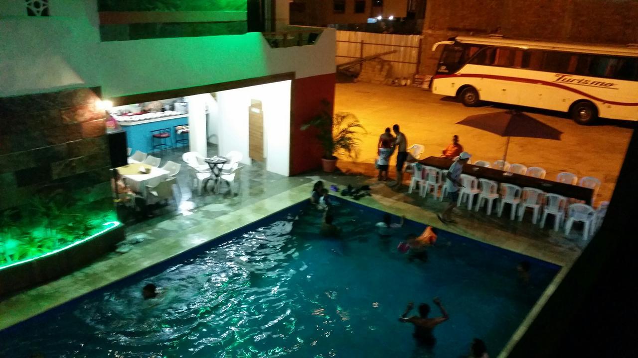 Hostal Las Velas Hotel Manta Exterior photo