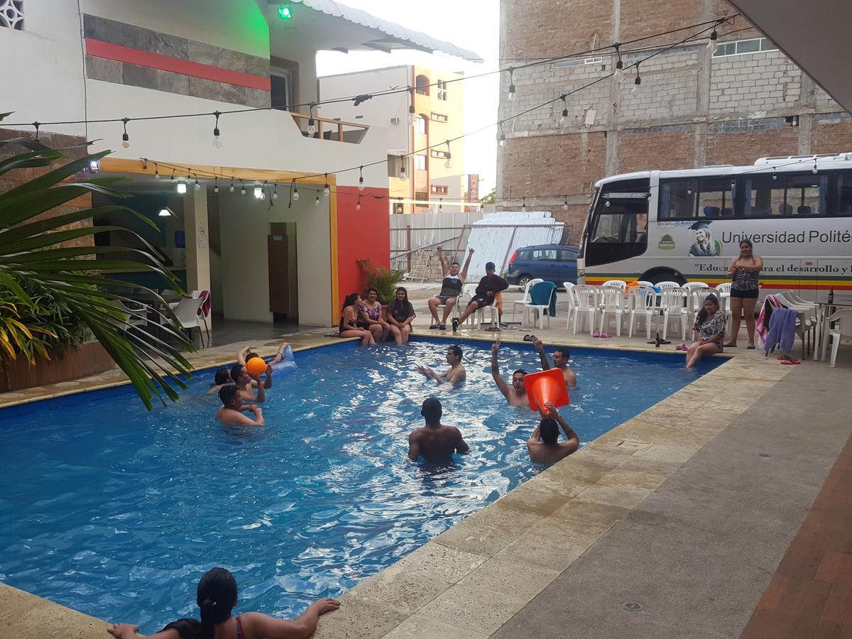 Hostal Las Velas Hotel Manta Exterior photo