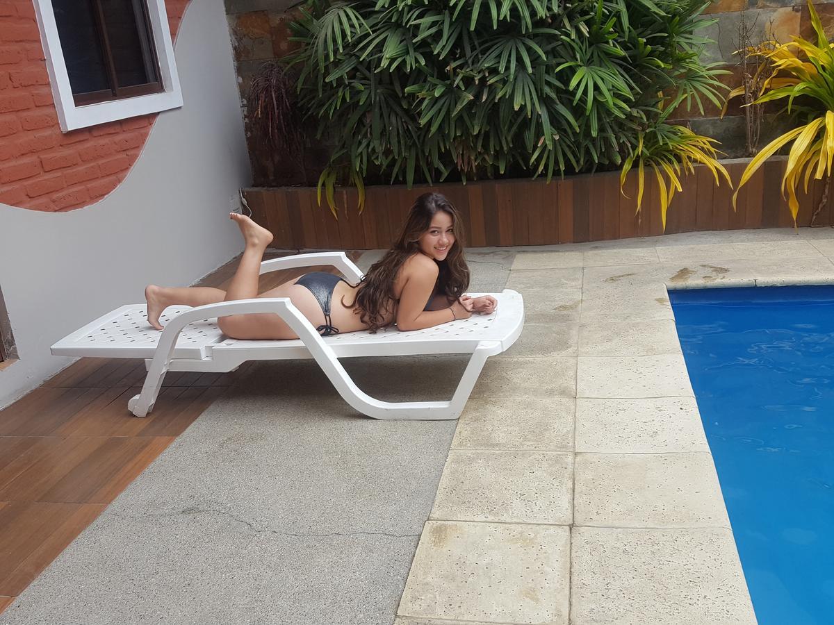 Hostal Las Velas Hotel Manta Exterior photo